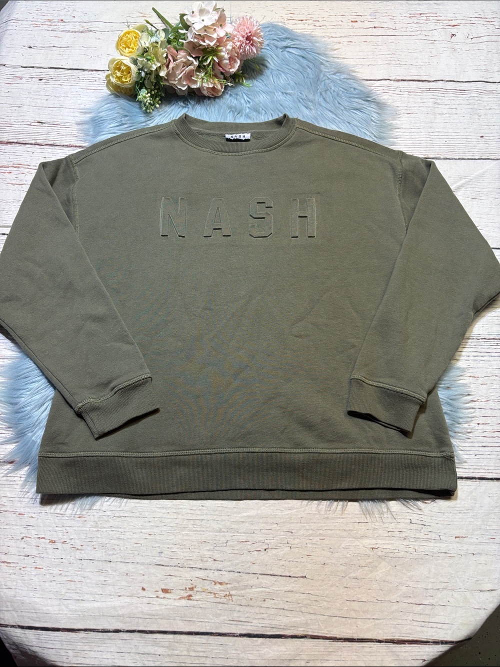 NASH Collection Embossed Olive Crewneck Sweatshirt sz S/M